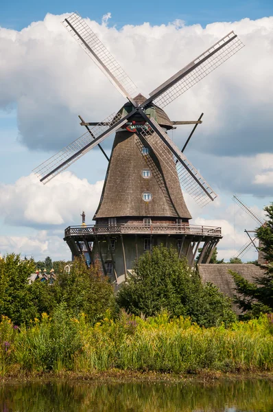 Molen in zomerdag — Stockfoto