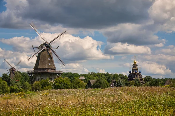 Molen in zomerdag — Stockfoto