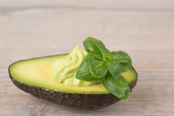 Ripe avocado — Stock Photo, Image