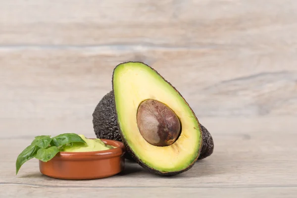 Ripe avocado — Stock Photo, Image