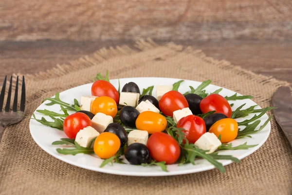 Salada com arugula — Fotografia de Stock