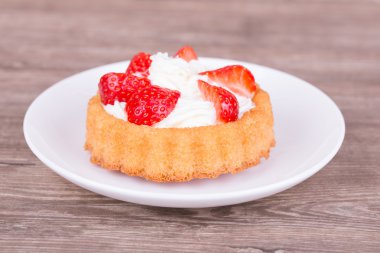 çilek sepetleri bisküvi