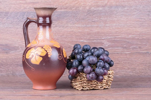 Uvas em cesto — Fotografia de Stock