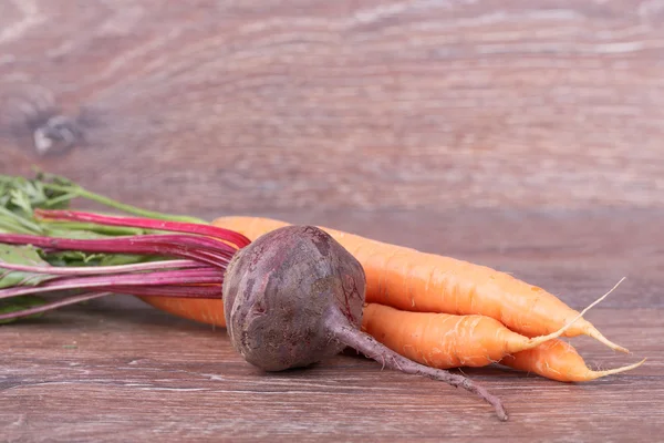 Красная свекла и морковь — стоковое фото