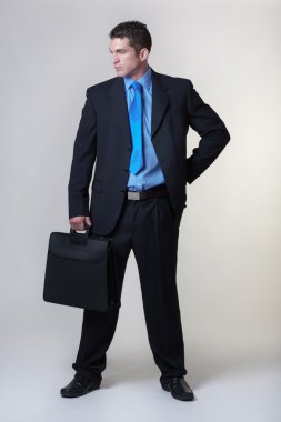 Adam şehir hakkında