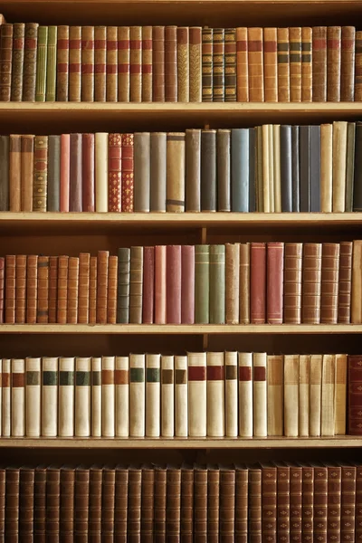 pek çok kitap