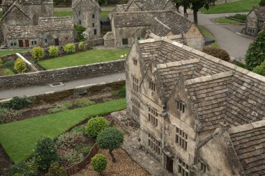 Minyatür köy, Bourton su, İngiltere