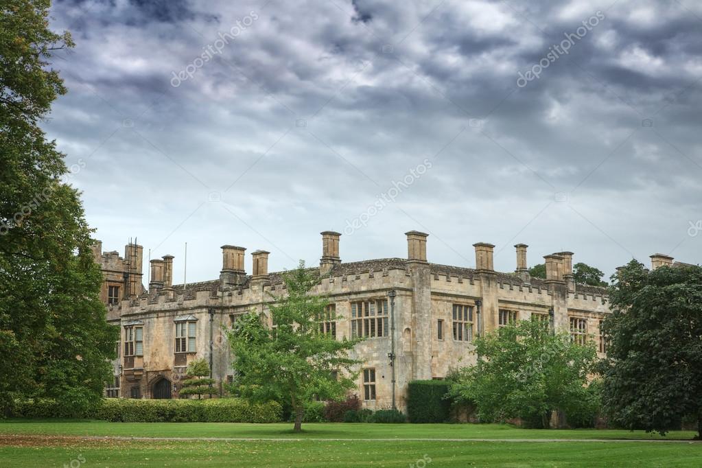 English Castle, Cotswold, England — Stock Photo © jayfish 37398827