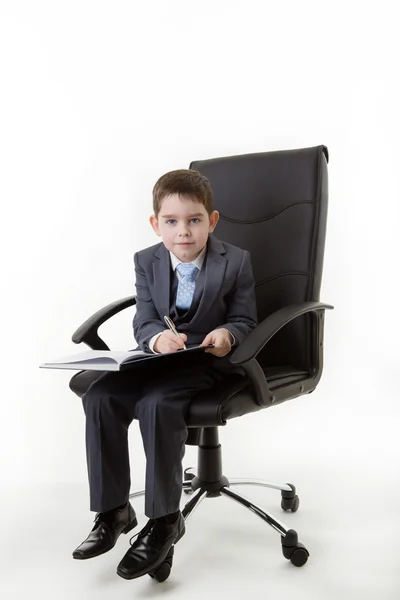 Niño disfrazado de persona de negocios — Foto de Stock