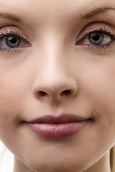 Närbild av kvinnans ansikte — Stockfoto