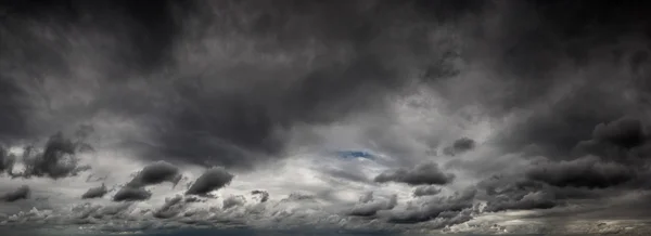 Cielo lunatico — Foto Stock