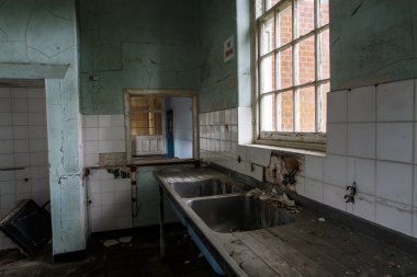 binayı terk edilmiş