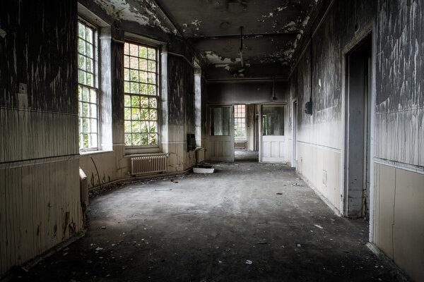 Старое заброшенное здание
