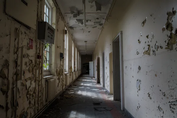 Antiguo edificio abandonado — Foto de Stock