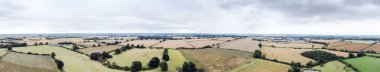 Buckinghamshire kırsalının yukarısından panoramik görüntü 