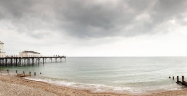 İskeledeki Bognor Regis 'in Costline' ı