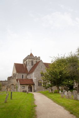 Batı Sussex İngiltere 'sindeki Boxgrove köyündeki Saint Mary ve Saint Blaise Kilisesi manzarası
