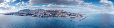 İspanya 'daki Benalmadena' nın kostüm hattının panoramik hava görüntüsü