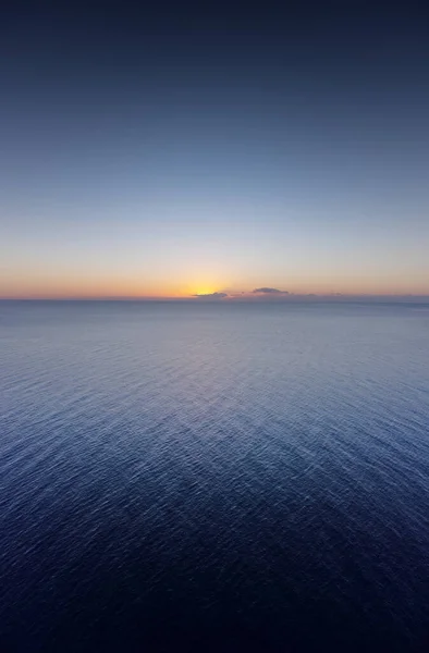 Imagen Panorámica Amanecer Con Sol Saliendo Sobre Mar España — Foto de Stock