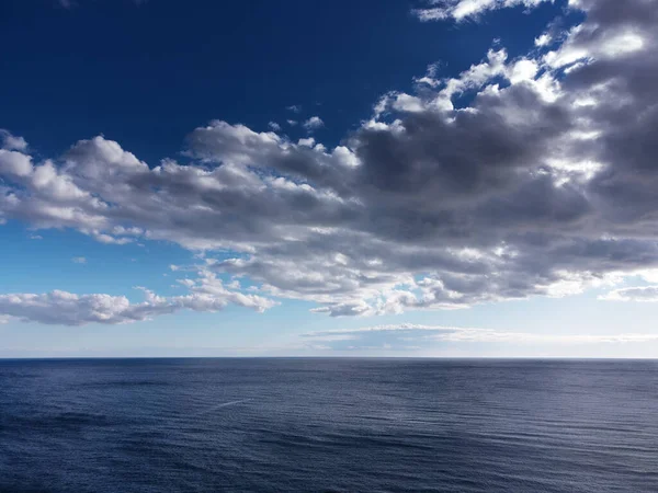 Θαλασσογραφία Της Θάλασσας Και Του Ουρανού Πάνω Από Τον Ωκεανό — Φωτογραφία Αρχείου