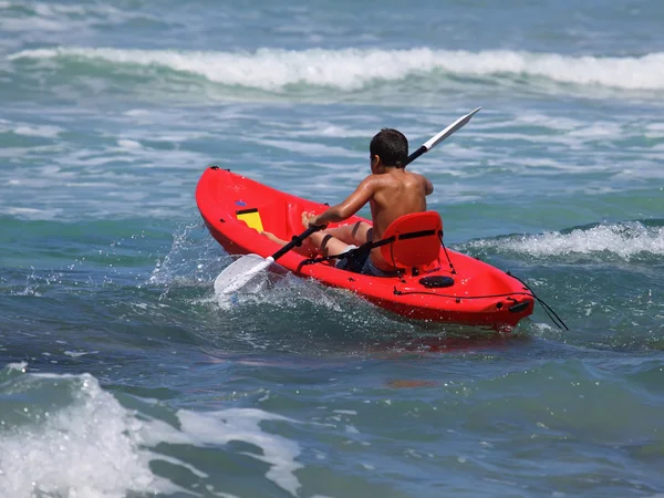 Menino e mar — Fotografia de Stock