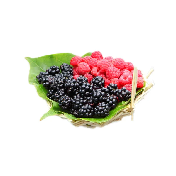 Малина и ягоды — стоковое фото