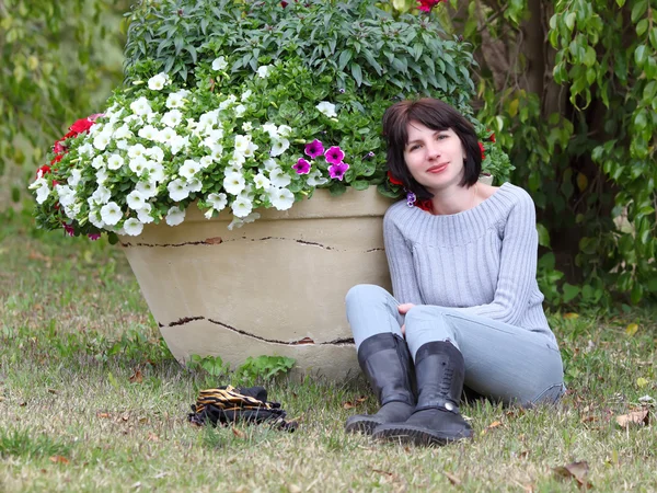 Porträt einer jungen Frau — Stockfoto