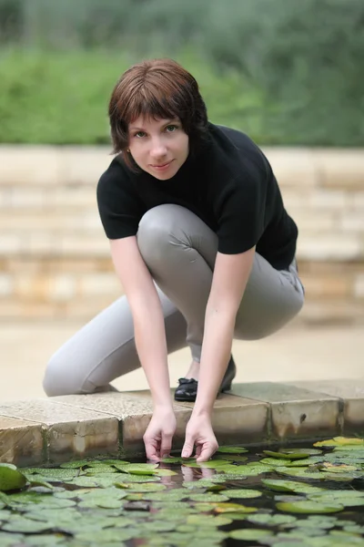 Junge Frau — Stockfoto