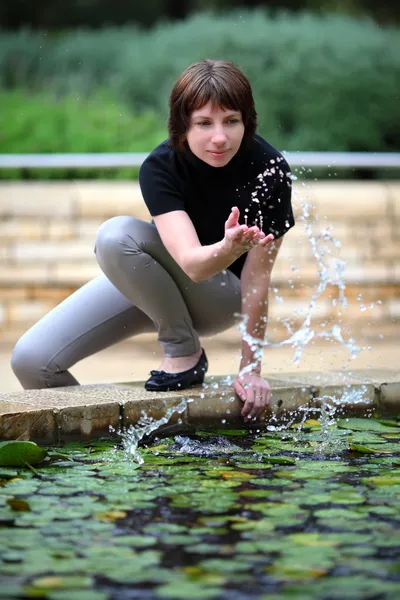 Young woman — Stock Photo, Image