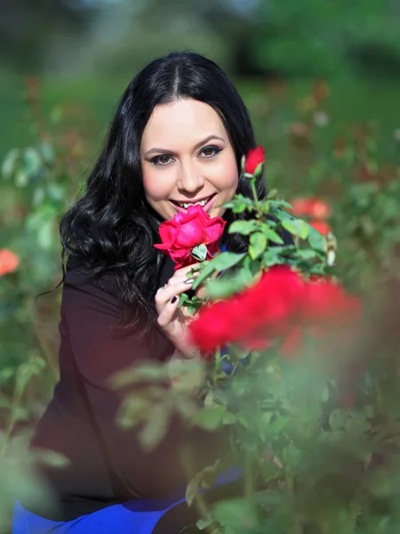 Jonge vrouw — Stockfoto