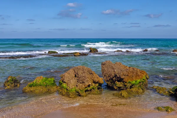 Enorme stenen en zee — Stockfoto
