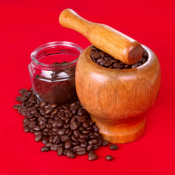 黑咖啡和咖啡豆 — 图库照片