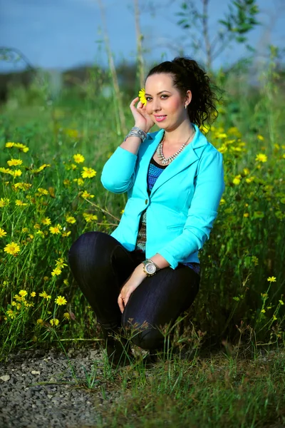 Young brunette woman — Stock Photo, Image