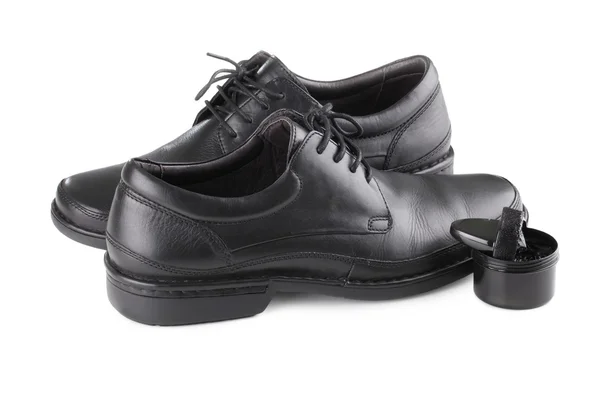 Herrenschuhe und Cremes für Schuhe — Stockfoto