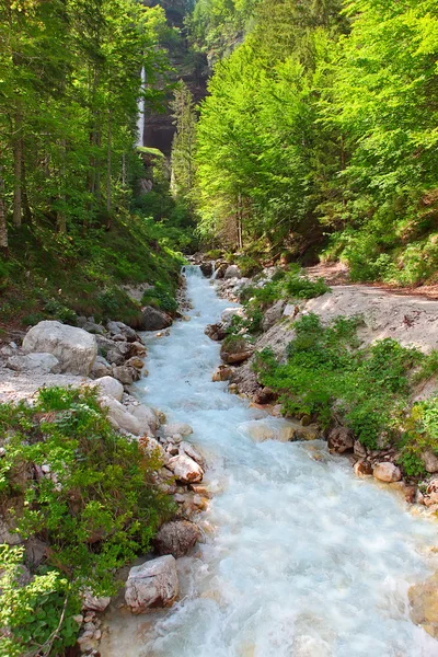 Cachoeira de Pericnik — Fotografia de Stock