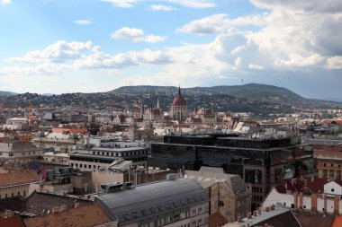 Aziz Stephen Bazilikası 'nın tepesinden Budapeşte' nin gökyüzü manzarası