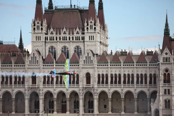 Budapest Hungría Junio 2018 Aviones Deportivos Ligeros Vuelan Sobre Río —  Fotos de Stock