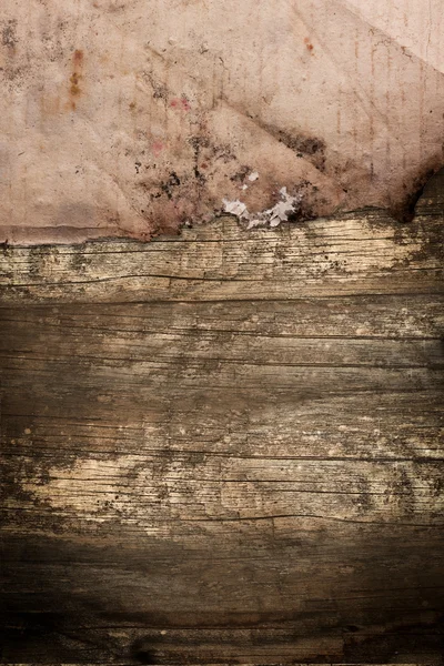 Papel viejo oscuro sobre fondo de madera —  Fotos de Stock