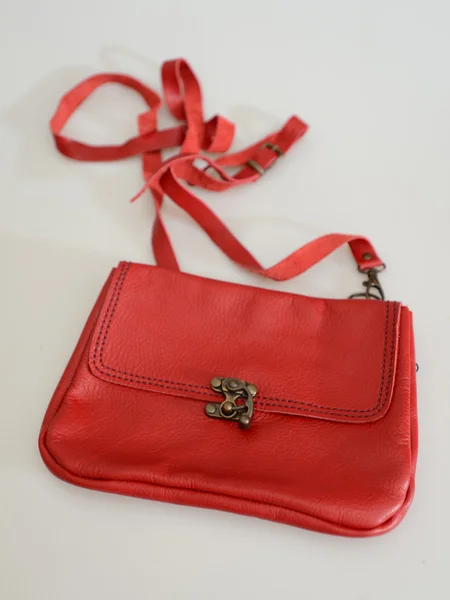 Kleine rode handtas — Stockfoto