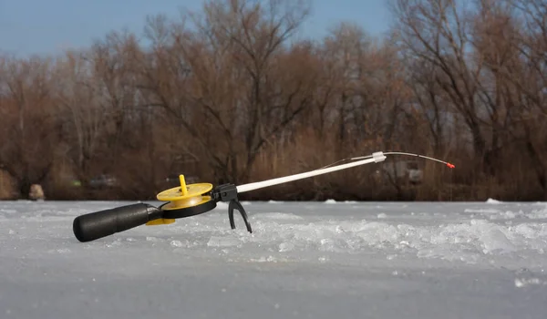Winterijsvissen Vissen Staaf Met Haspel Voor Ijsvissen Met Drijvende Uitrusting — Stockfoto