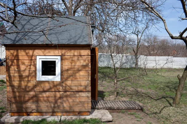 Pequeña Casa Madera Encuentra Patio Trasero Casa Privada Casa Juegos — Foto de Stock