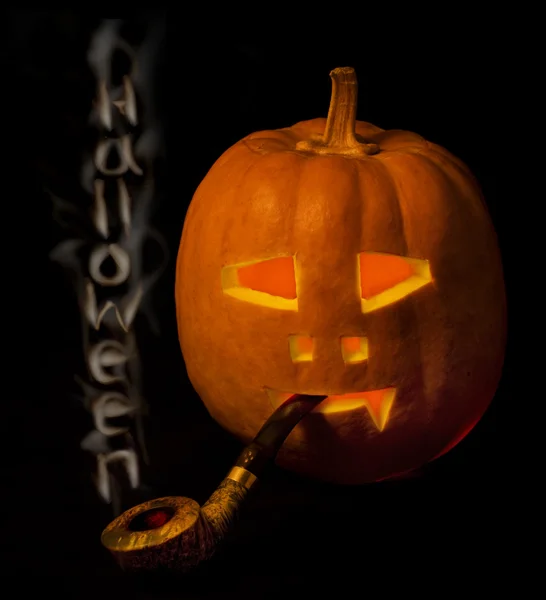 Halloween tök, füst cső egy — Stock Fotó