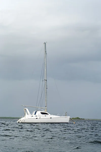 White sailing yacht. Lamu, Kenya — Stock Photo, Image