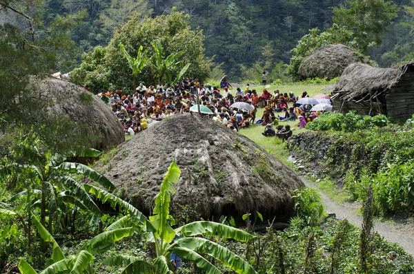 Christian preaching in the Papuan village — Stock Photo, Image