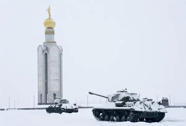 Torre de sino no local de uma batalha tanque de Prokhorovka, Belgoro — Fotografia de Stock