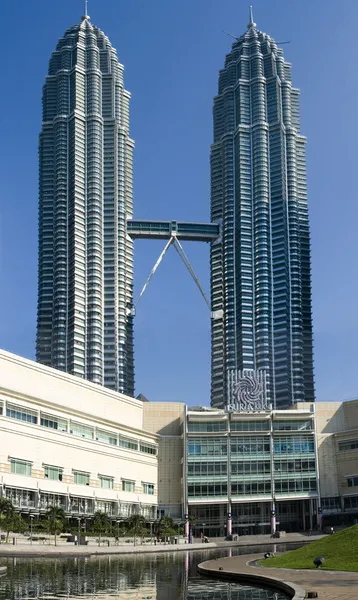 Petronas twin towers — Stockfoto