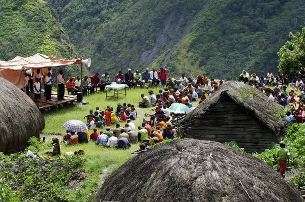 Christian preken in het Papua dorp — Stockfoto