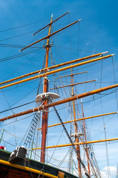 Gamla masten på ett fartyg — Stockfoto