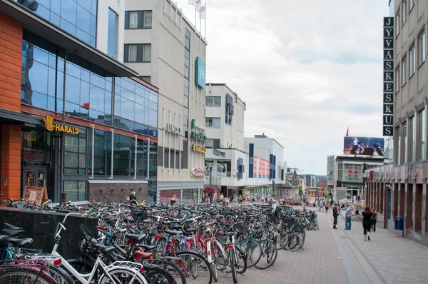 Estacionamiento de bicicletas en Jyvaskyla, Finlandia —  Fotos de Stock