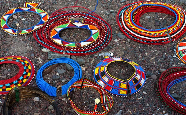 Närbild på traditionella afrikanska halsband — Stockfoto